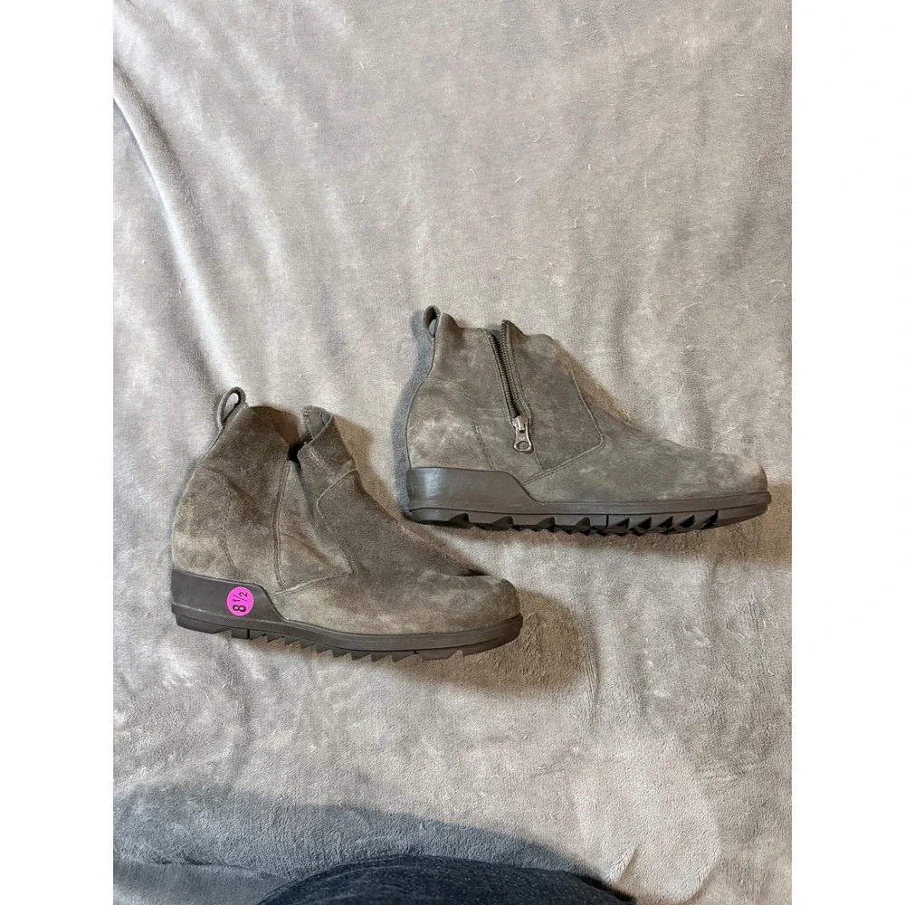 Sorel gray size